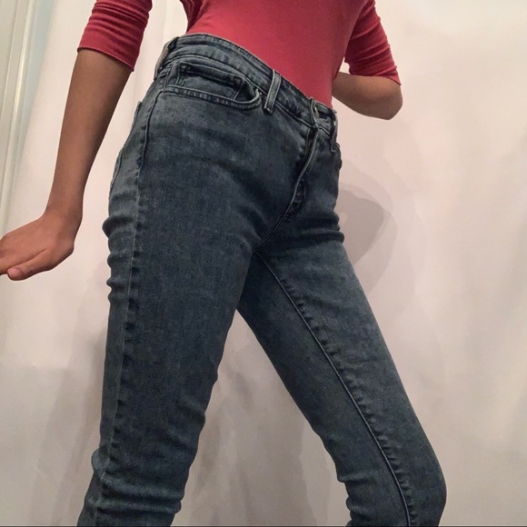 Cropped Midrise Levi Jeans - Picture 4 of 4